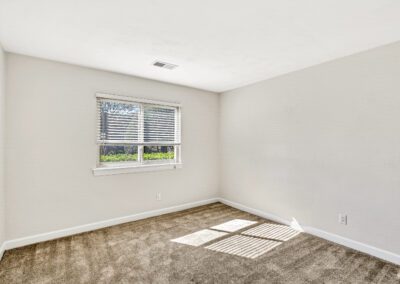 Vacant Room Featuring Single Window